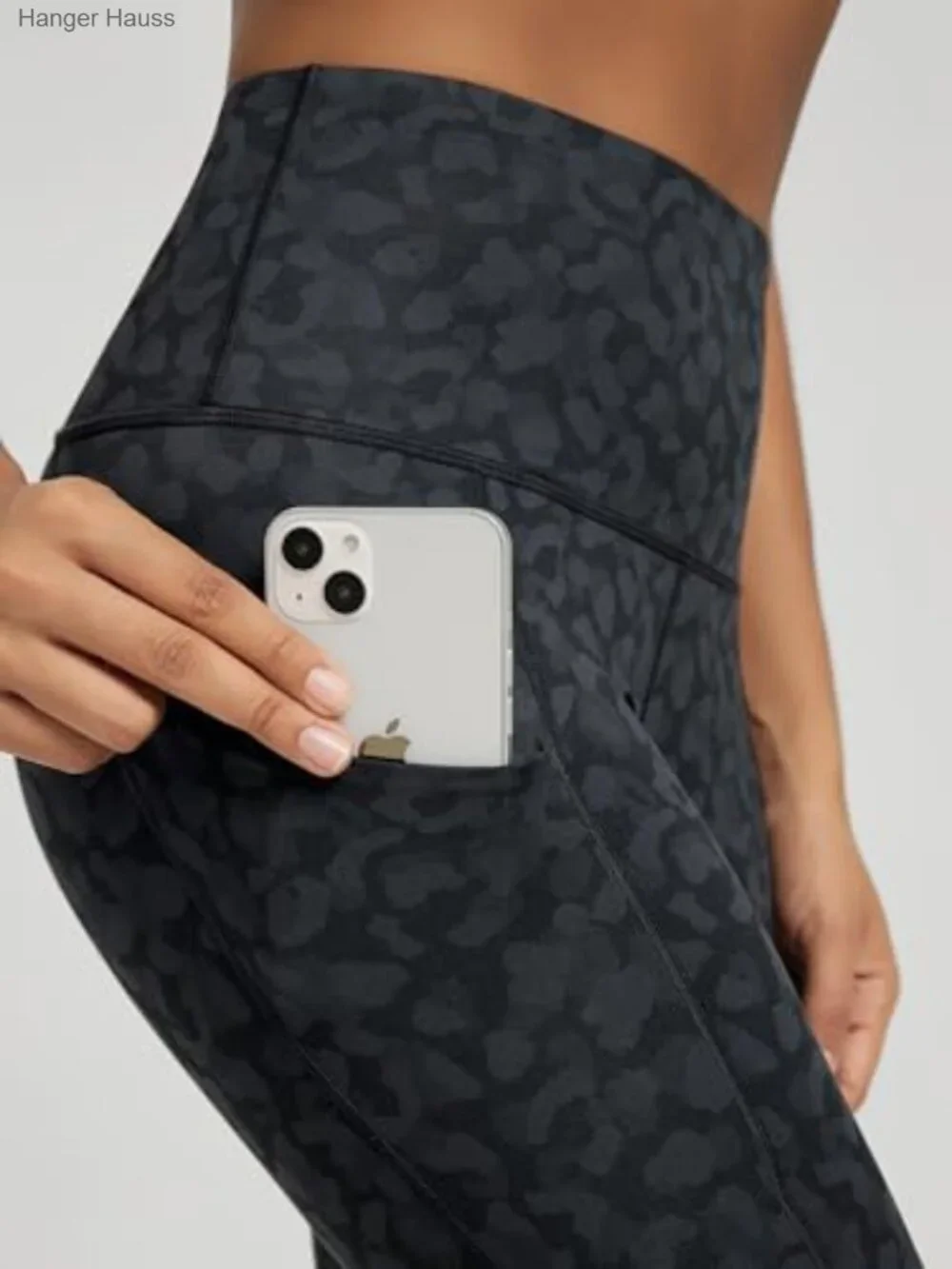 High Waisted Yoga Leggings with Pockets, Tummy Control, Non See Through - Picture 5 of 7